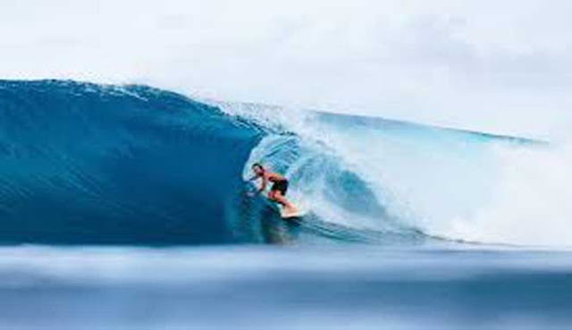 SPOT SURFING TERBAIK DI KEPULAUAN MENTAWAI