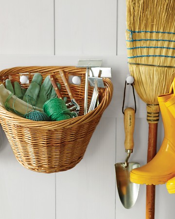 Cleaned to Perfection: Creative Storage Ideas for Garden Tools !