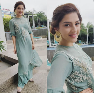 Mehreen Pirzada with Cute Smile