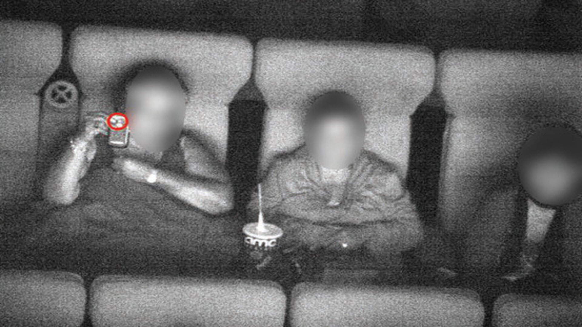 Recordando los cutres pirateos grabando con una videocámara en las salas de cine [GenB]