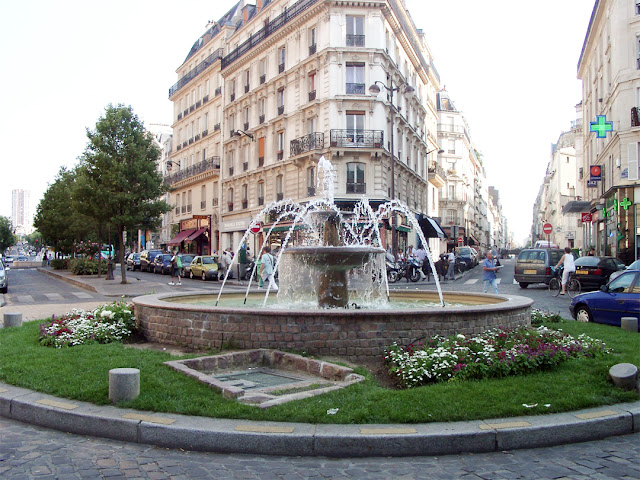 Fountain, Place Georges-Moustaki, Paris