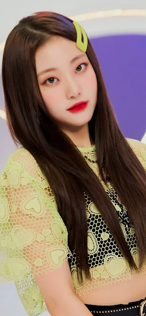 Sheon, previously known by her real name Kim Suyeon, was the last member to join Billlie