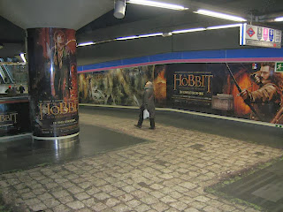 El Hobbit en el metro de Madrid en la parada de Nuevos Ministerios