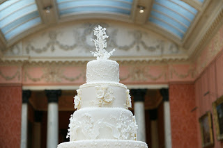 white-wedding-cakes-2011