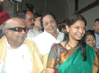 Karunanithi meets Kanimozhi in tihar jail