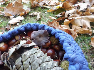 cesta con productos de otoño