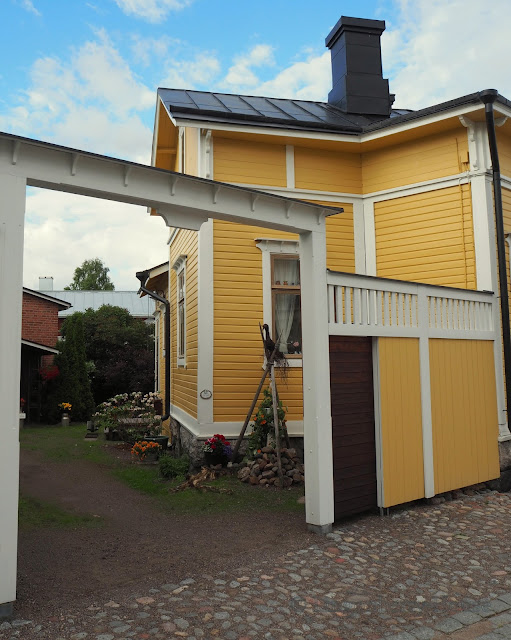 lingonberryhouse, old town, wooden houses, gardens, puutarha, vanha kaupunki, puutalot