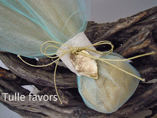 Wedding favors with tulles