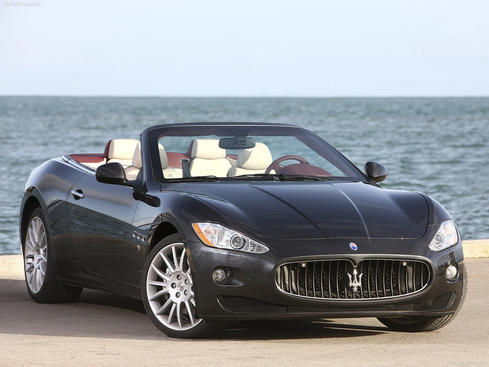 Hình ảnh siêu xe Maserati GranCabrio 2011 & nội ngoại thất