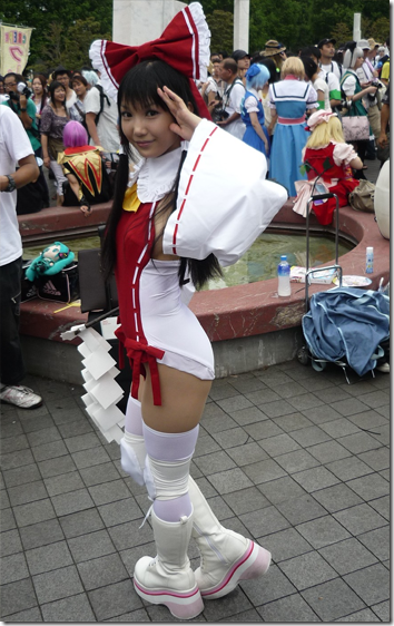 touhou project cosplay - hakurei reimu 5 from winter comiket 2010