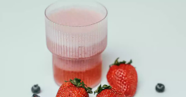 https://fruitsbenefits4.blogspot.com/2022/11/How-Make-Fresh-Strawberry-Juice.html