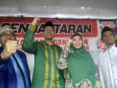 ZULKIEFLIMANSYAH DAN SITTI ROHMI DJALILAH MENYATAKAN DUKUNGAN UNTUK PRESIDEN JOKOWI