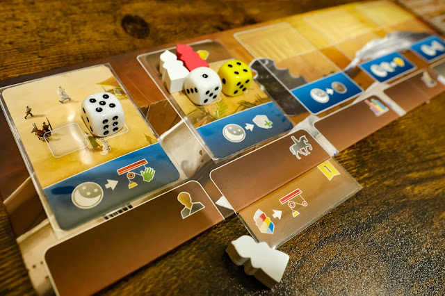 Scholars of the south tigris board game 南河學者 桌遊 做行動就在該格上放置行動牌並且放置骰子與工人