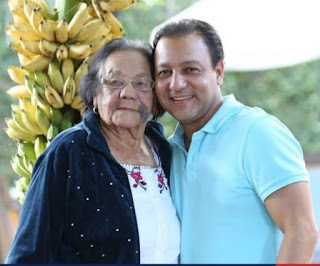 Madre de Abel Martínez Durán se encuentra en delicado estado de salud, no ha fallecido.