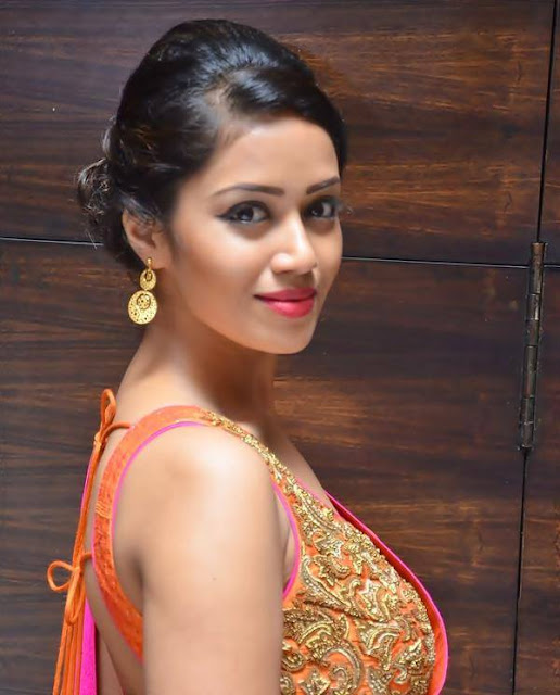 Nivetha Pethuraj Actress Photos in Oru Naal Koothu Tamil Movie