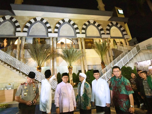 Gubernur Resmikan Masjid Bank BJB di Naripan