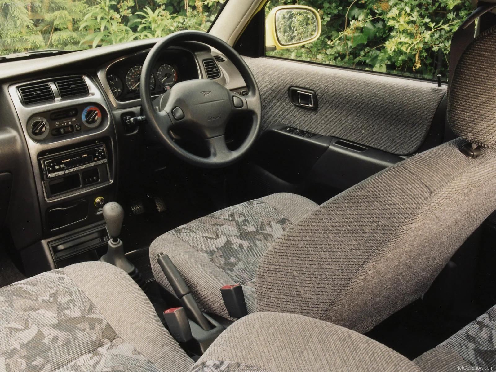 Hình ảnh xe ô tô Daihatsu Sirion 1999 & nội ngoại thất