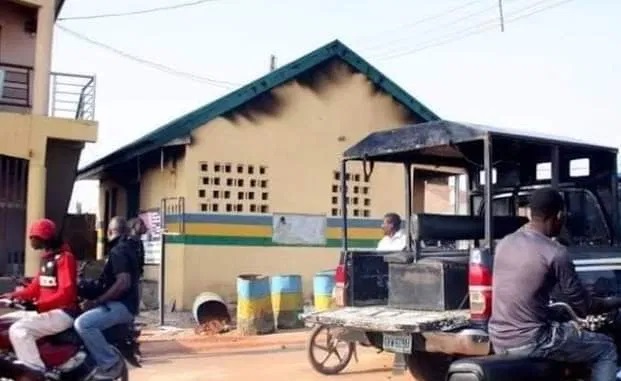 BREAKING:Unknown Gunmen CLASH With SARS Officers At Their Station, 6 SARS Operatives ALLEGEDLY killed {Photos}