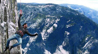 Shivaay First Look:- Ajay Devgan's Laatest Picture Will Let You Thrill!