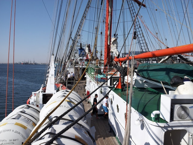 Sedov in Walvis Bay, Namibia | Барк Седов в Намибии