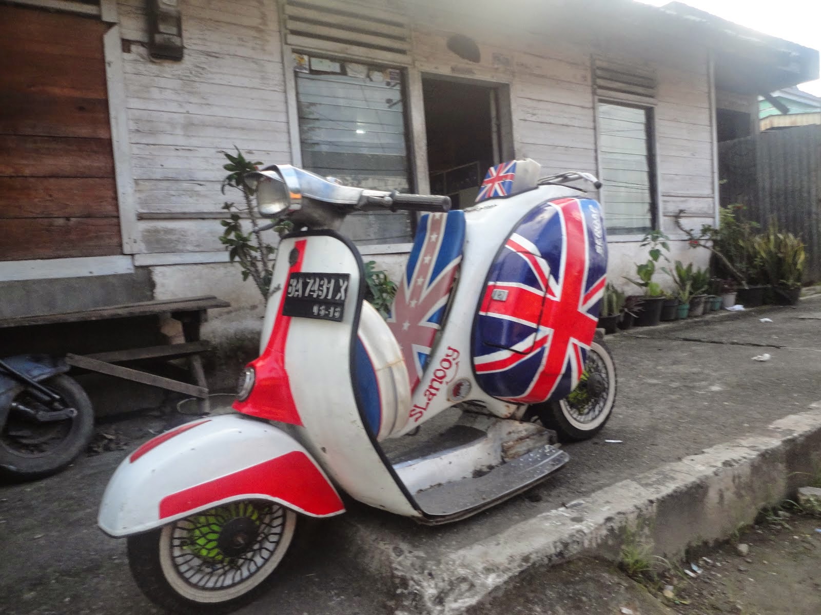 Kumpulan 61 Modifikasi Motor Vespa Airbrush Terlengkap Cermin