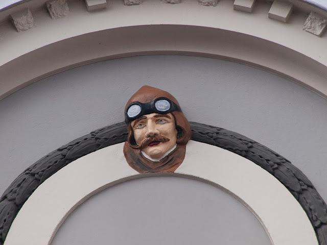 jiemve, le temps d'une pose, Saint-Omer, Hauts de France,  Art déco, aviateur, Emile Boulant, garage, CITROEN