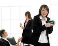 http://caraterupdate.blogspot.com/2013/02/cara-menciptakan-energi-positif-saat-di-kantor.html