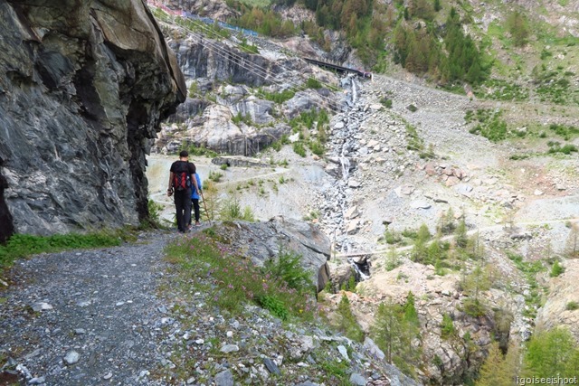 The trail from Gletschergarten towards the Gletschergartenweg.