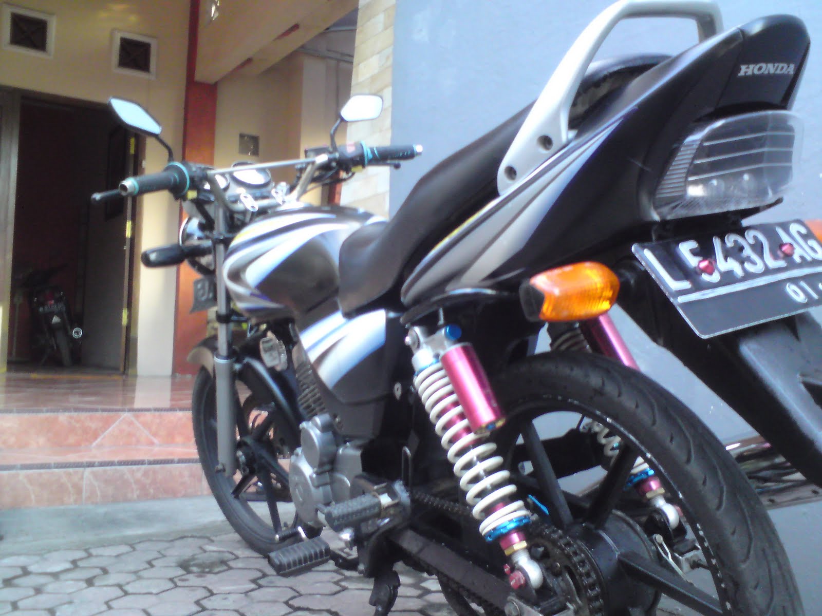 Download Ide 71 Modifikasi Motor Honda Mega Pro 2003 Terbaru Dan