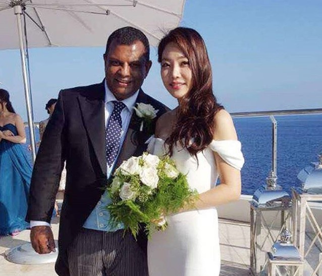 Tony Fernandes Tersipu Malu Dedah Detik Manis Bagaimana Beliau Berjaya Melamar Isterinya yang Berasal Dari Korea