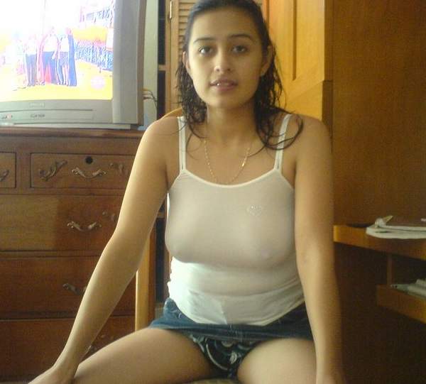 indian girls nipple slip