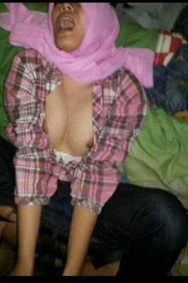 Foto Jilbab Bugil