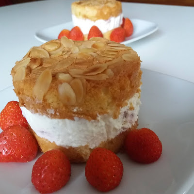 Mini strawberry and cream sponge cakes