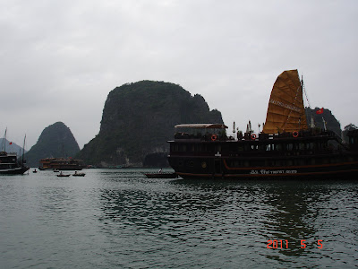 Boat sailing on Halong Bay - Vietnam