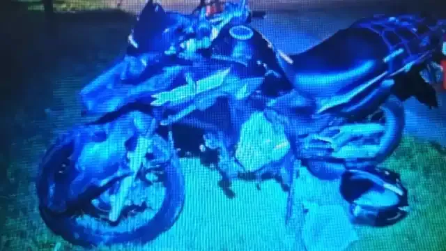 Acidente com automóvel e moto deixa um ferido, em Pedro de Toledo