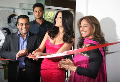 Celina Jaitley inaugurates Gitanjali's World of Silver Store in Mumbai