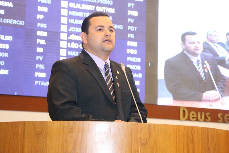 Vinicius Louro Solicita Mamógrafo para Pedreiras