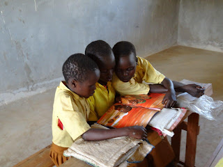 Niños de Cuento de Luz School, Ponpon. Kenia. 