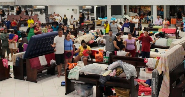 Personas en refugios están aceptando a Jesús en devastadoras inundaciones de Brasil, “Trayendo luz y esperanza”