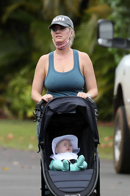 Katy Perry she was seen out walking with her baby in a stroller in Hawaii