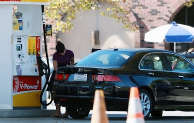 Facebook boss Mark Zuckerberg is driving an Acura TSX