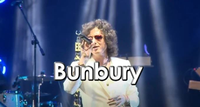 Enrique Bunbury Cantando en México