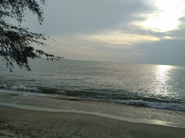 Pantai Teluk Senangin