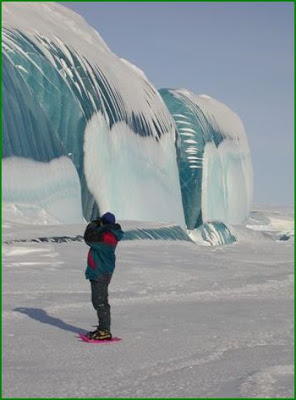 Antarctica frozen Wave