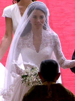 Kate Middleton Wedding Dress And Photos The dress is made with ivory and 