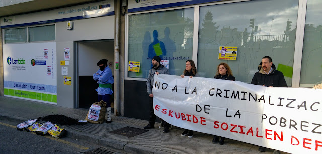 protesta de Berri-Otxoak ante Lanbide