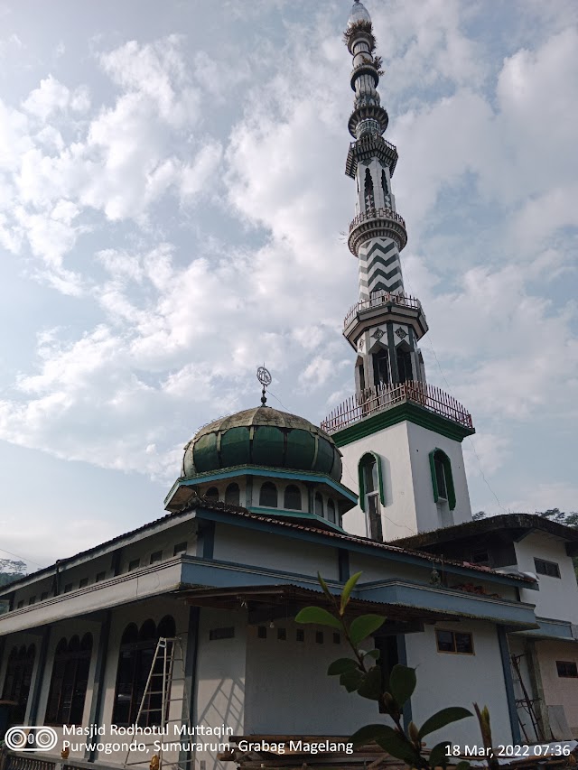 Bersih masjid Rodhotul Muttaqin, Purwogondo, Sumurarum, Grabag, Magelang