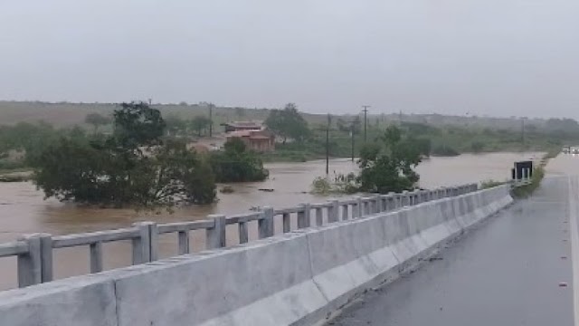 Moradores estão desassistidos em povoado após barragem romper na Bahia; assista