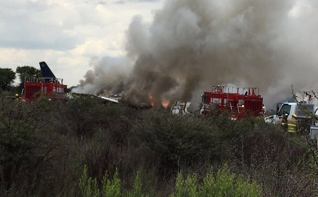 Pasajero graba momento en que avión cayó en Durango