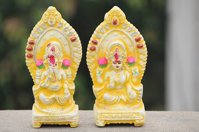 How To Do Lakshmi Puja On This Diwali- Perfect Ways To Welcome Goddess Lakshmi